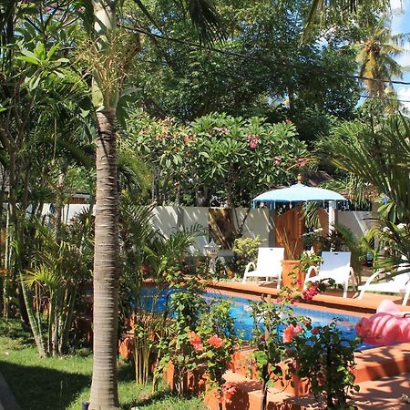 New Balengku Dua Hotel - Adults Only Gili Air Extérieur photo
