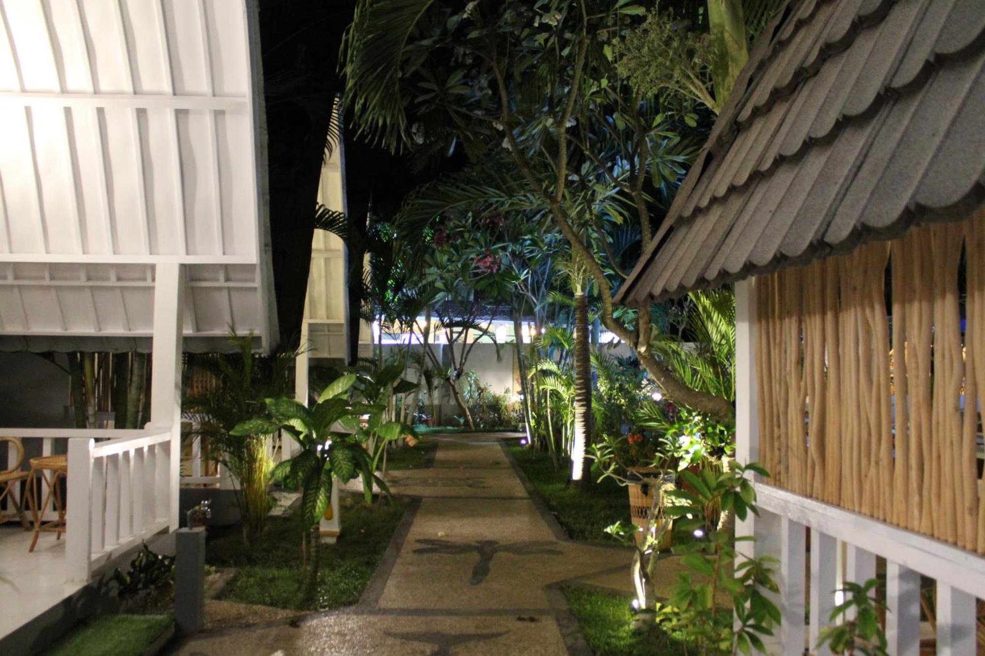 New Balengku Dua Hotel - Adults Only Gili Air Extérieur photo